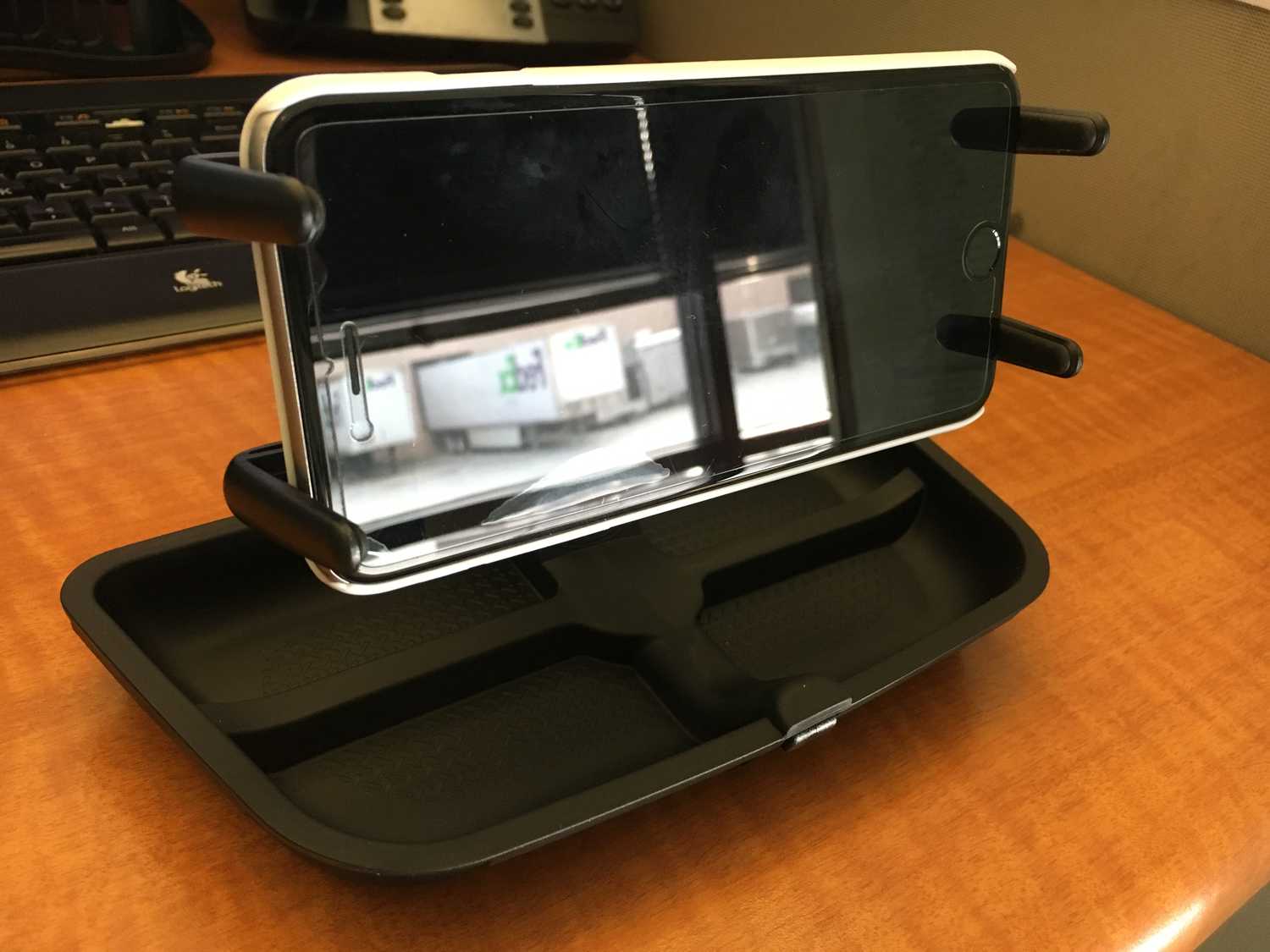 Daystar Kj71057bk Upper Dash Panel With Large Cell Phone